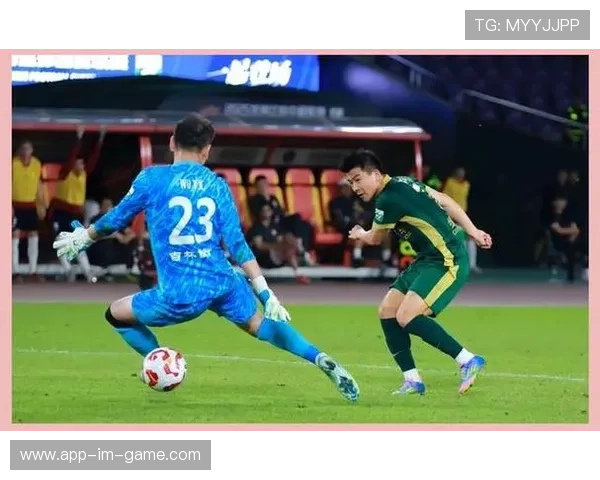 足球星二代崛起：从父亲光环中走出的耀眼新星引领未来赛事风潮